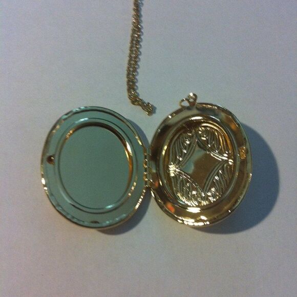 Hand Painted Red Rose Cameo Necklace Locket Photo - Picture 5 of 5